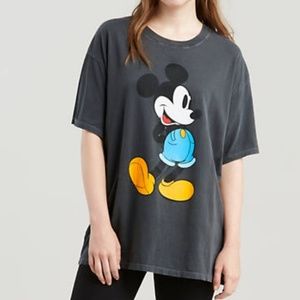 Levi's® X Disney Mickey Mouse Graphic Slacker Tee